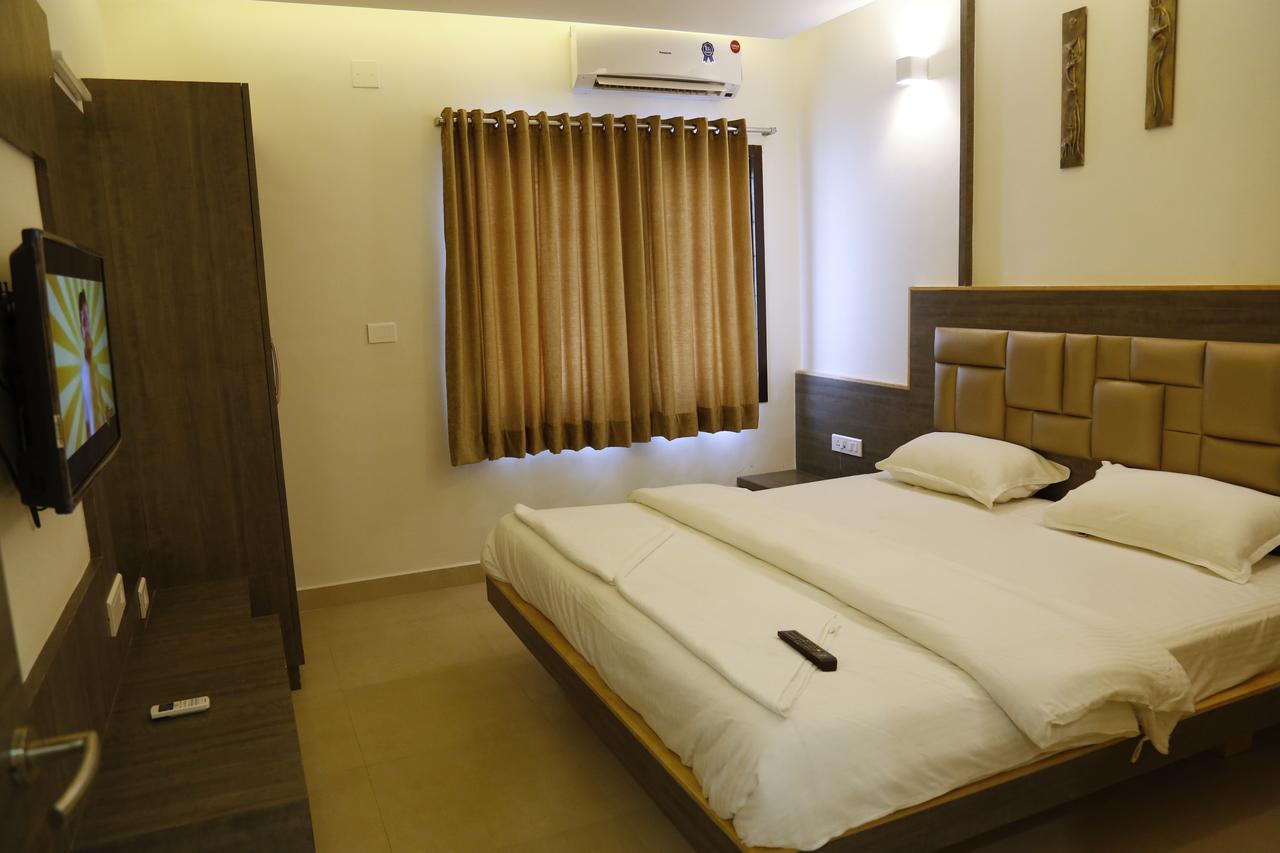 Hotel Sivaranjani イーロードゥ エクステリア 写真