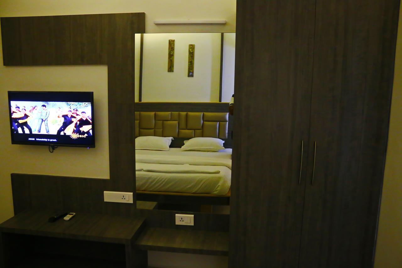 Hotel Sivaranjani イーロードゥ エクステリア 写真