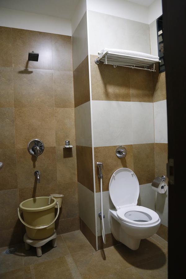 Hotel Sivaranjani イーロードゥ エクステリア 写真