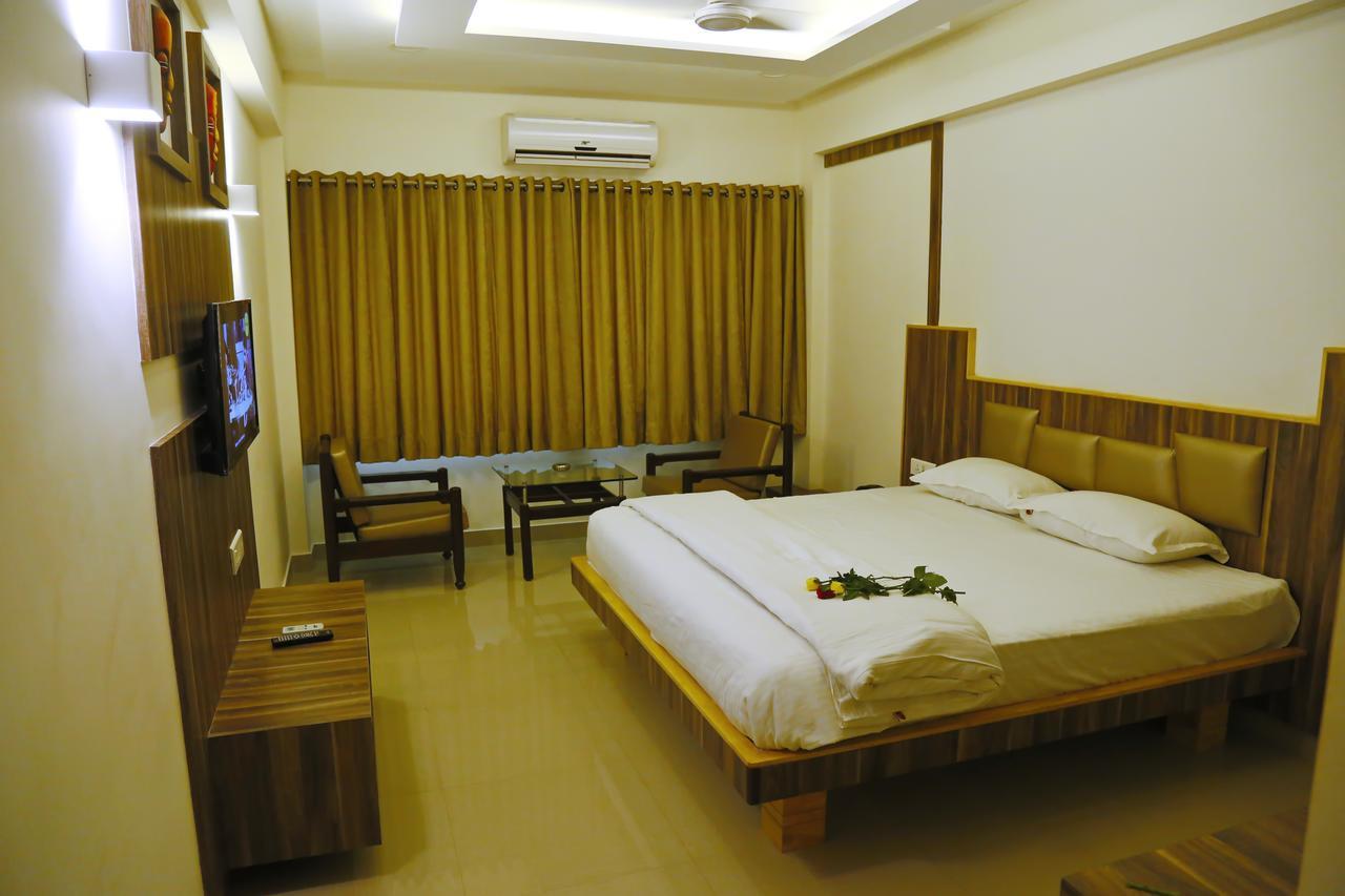 Hotel Sivaranjani イーロードゥ エクステリア 写真