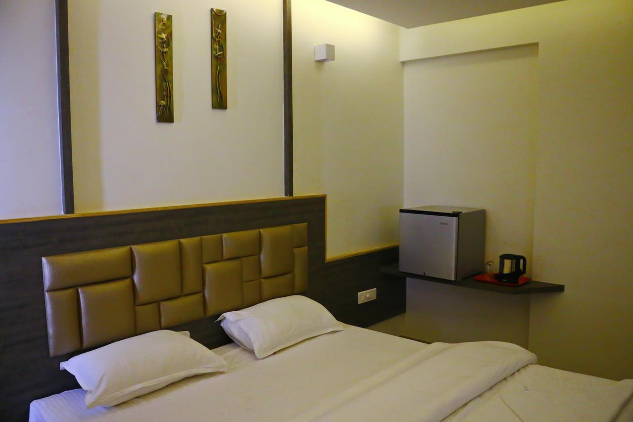 Hotel Sivaranjani イーロードゥ エクステリア 写真