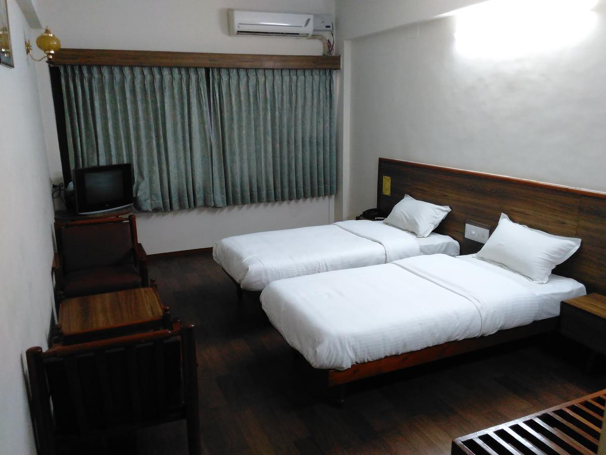 Hotel Sivaranjani イーロードゥ エクステリア 写真