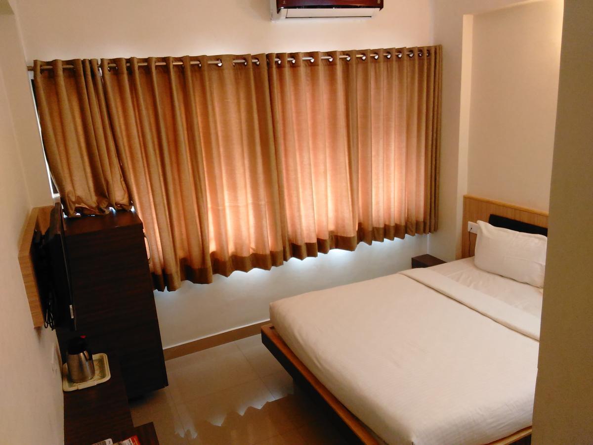 Hotel Sivaranjani イーロードゥ エクステリア 写真