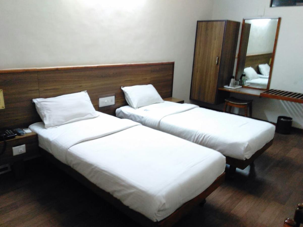 Hotel Sivaranjani イーロードゥ エクステリア 写真