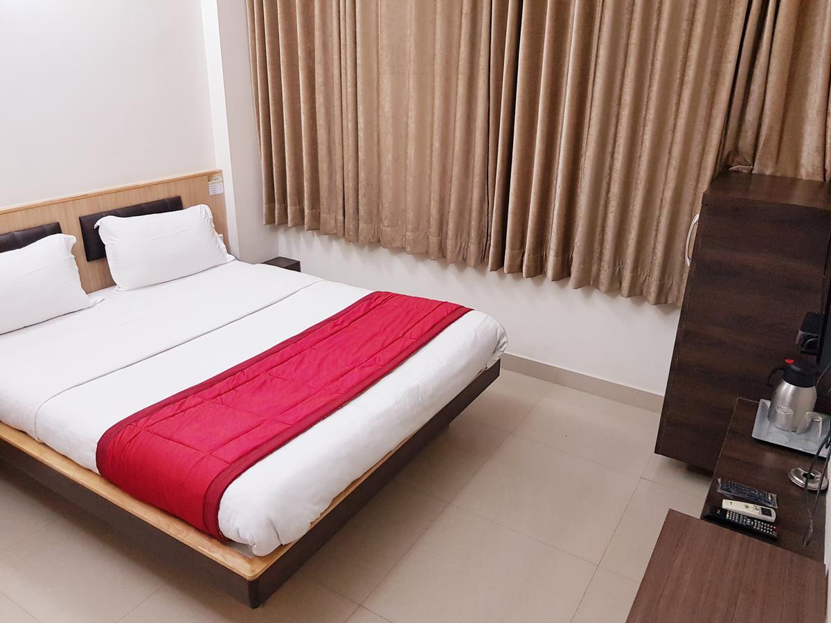 Hotel Sivaranjani イーロードゥ エクステリア 写真